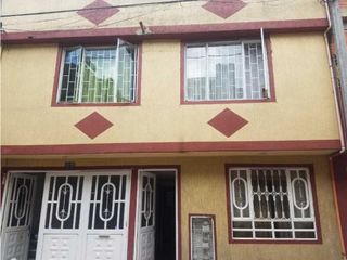 Casa negocio de 5 apartamentos en Bogotá 001