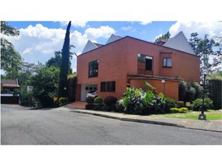 Casa en venta Medellín Poblado - San Lucas