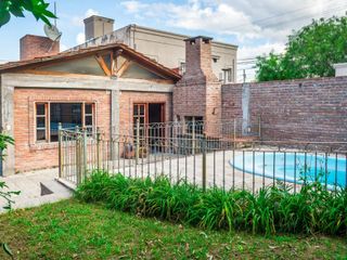 Foto 16 de CASA 2 DORM VENTA ZONA GRAND BOURG CON PILETA