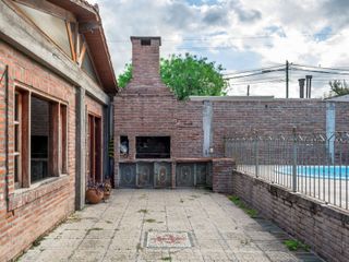 Foto 15 de CASA 2 DORM VENTA ZONA GRAND BOURG CON PILETA