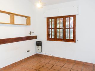 Foto 9 de CASA 2 DORM VENTA ZONA GRAND BOURG CON PILETA