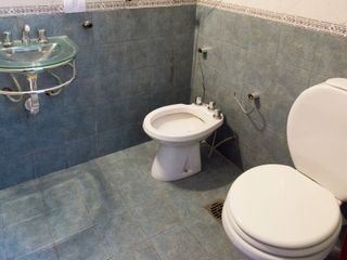 Foto 8 de CASA 2 DORM VENTA ZONA GRAND BOURG CON PILETA