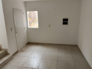 Dúplex 3 dormitorios en Housing Cerrado - Santa Isabel