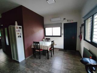 Casa en venta - 1 Dormitorio 1 Baño - 200Mts2 - City Bell, La Plata