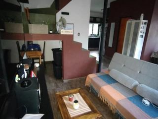 Casa en venta - 1 Dormitorio 1 Baño - 200Mts2 - City Bell, La Plata