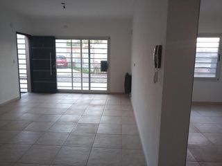 Departamento 2 ambientes en alquiler en  Florencio Varela