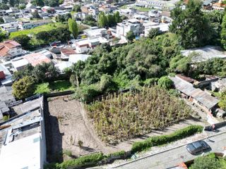 Terreno en Venta de 1014m, ideal para viviendas o desarrollo comercial, sector Conocoto.