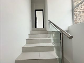 Foto 11 de CASA EN ALQUILER  A ESTRENAR EN URBANIZACIÓN MANTA 2000, SUR DE MANTA
