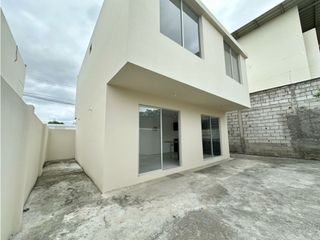 Foto 9 de CASA EN ALQUILER  A ESTRENAR EN URBANIZACIÓN MANTA 2000, SUR DE MANTA