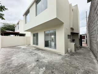 Foto 10 de CASA EN ALQUILER  A ESTRENAR EN URBANIZACIÓN MANTA 2000, SUR DE MANTA