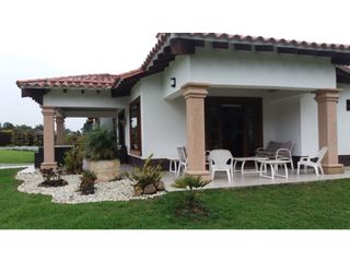 Foto 1 de Venta de Casa Campestre  en la Ceja
