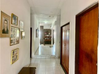 Foto 3 de CASA EN AVENIDA BAVARIA SANTA MARTA