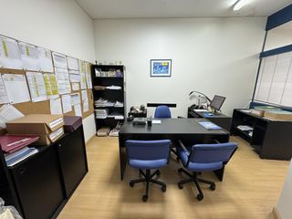 Oficina en Almagro con cochera lista para entrar