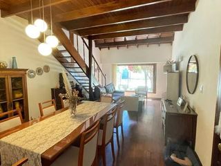 Casa en venta - 4 Dormitorios 2 Baños - Cochera - 400Mts2 - Mar del Plata