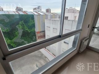 Alquiler de departamento de 3 ambientes con balcón en Wilde