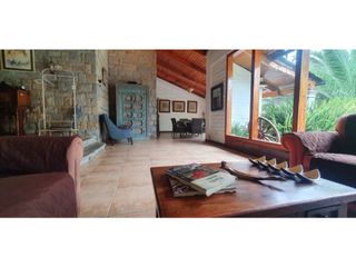Oportunidad Casa Rustica Moderna con Piscina en Renta  La Viña Tumbaco