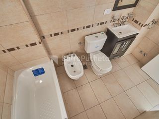 Alquiler depto 2 ambientes en suite con toilette y cochera - Morón (1°E)
