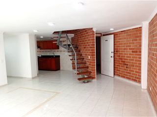 Apartamento Dúplex en Venta en La Loma del Indio, Medellín