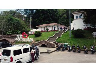 Foto 5 de LUXA VENDE LOTE ESQUINERO EN EL BARRIO EL REFUGIO