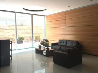 Foto 2 de VENTA/ARRIENDO OFICINA CHICO RESERVADO