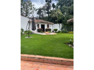 Foto 23 de CERROS DE NIZA VENTA CASA 550m2 JARDN 200m2