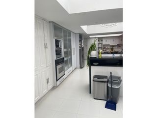 Foto 8 de CERROS DE NIZA VENTA CASA 550m2 JARDN 200m2