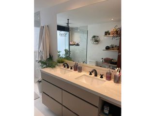 Foto 14 de CERROS DE NIZA VENTA CASA 550m2 JARDN 200m2