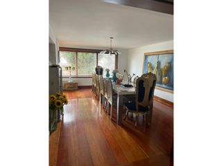 Foto 2 de CERROS DE NIZA VENTA CASA 550m2 JARDN 200m2