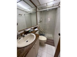 Apartamento en venta para remodelar altos del poblado