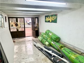 VENTA DE CASA EN GALERIAS 3 PISOS USO MIXTO