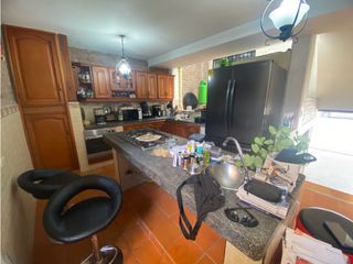 Foto 6 de Casa de tres niveles en venta Barrio Las Mercedes Palmira Valle