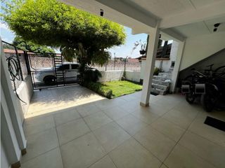 Hermosa casa bifamiliar con piscina en venta Santa Elena El Cerrito