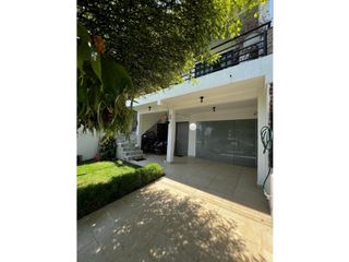 Foto 1 de Hermosa casa bifamiliar con piscina en venta Santa Elena El Cerrito