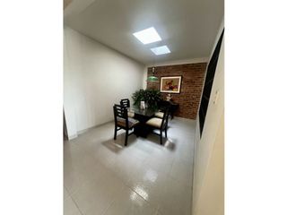 Foto 25 de Hermosa casa bifamiliar con piscina en venta Santa Elena El Cerrito