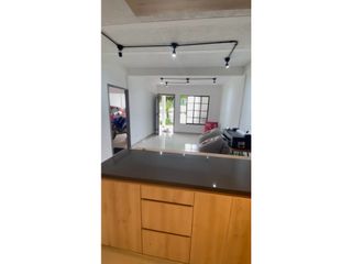 Foto 8 de Hermosa casa bifamiliar con piscina en venta Santa Elena El Cerrito