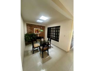 Foto 24 de Hermosa casa bifamiliar con piscina en venta Santa Elena El Cerrito