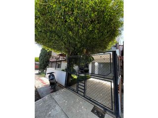 Foto 3 de Hermosa casa bifamiliar con piscina en venta Santa Elena El Cerrito