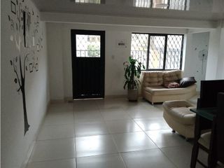 Foto 1 de LUXA VENDE CASA DE 2 PISOS EN EL BARRIO SOLIDARIDAD