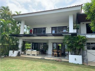Foto 3 de SE VENDE HERMOSA CASA EN CALI EN ZONA EXCLUSIVA DE  CIUDAD JARDIN