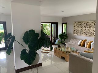 Foto 4 de SE VENDE HERMOSA CASA EN CALI EN ZONA EXCLUSIVA DE  CIUDAD JARDIN