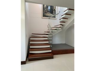 Foto 6 de SE VENDE HERMOSA CASA EN CALI EN ZONA EXCLUSIVA DE  CIUDAD JARDIN