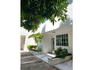 Foto 2 de Venta de casa con aparta-estudio conjunto cerrado Postobón-Santa Marta