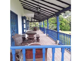 Hermosa casa campestre en Dapa