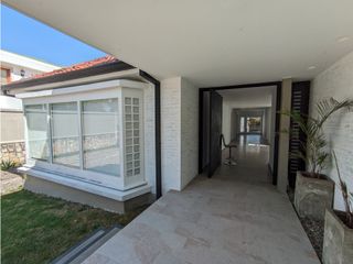 Foto 2 de CASA EN VENTA SANTA ANA ORIENTAL 800 m2
