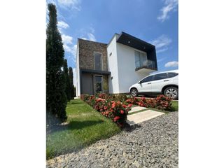 VENTA DE HERMOSA CASA DOS NIVELES EN CONDOMINIO CAMPESTRE POTRERITO