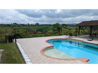 Foto 3 de VENTA FINCA CON PISCINA SECTOR ULLOA VALLE