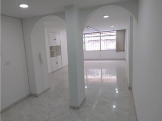 Foto 1 de VENTA OFICINA/APARTAMENTO CHICO RESERVADO SOBRE LA 11