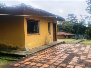 Finca con cabañas en Santa Elena vereda Perico