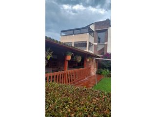 Foto 5 de Venta Casa Cota con Mansarda en madera (GU)