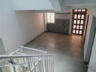 Foto 5 de Se alquila casa para oficinas o consultorios médicos santa isabel cali